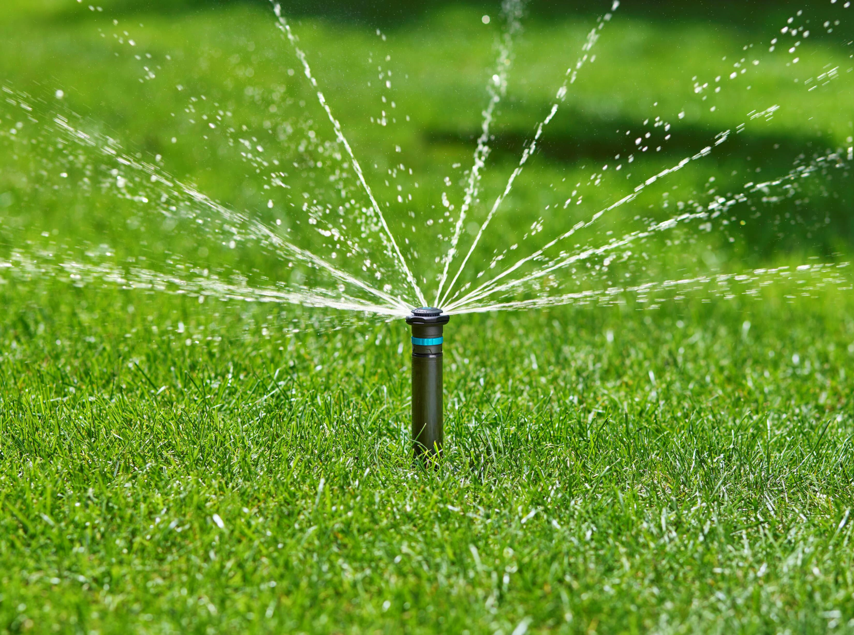 Gazonsproeier, zwenksproeier met 17 sproeiers, efficiënte bewatering Gazonsproeier, zwenksproeier met 17 sproeiers, efficiënte bewatering