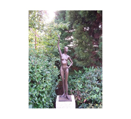 bronzen-beeld-dansende-vrouw-catherine