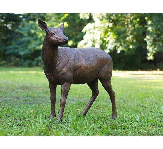 bronzen-beeld-hert-vrouwelijk