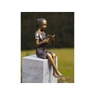 bronzen-beeld-klein-denkend-meisje