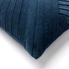 dutch-decor-sierkussen-gidi-insignia-blue
