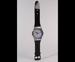 plastic klok horloge zwart