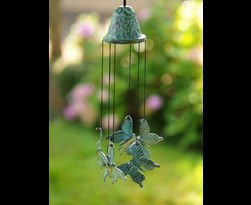 bronzen windgong met vlinders